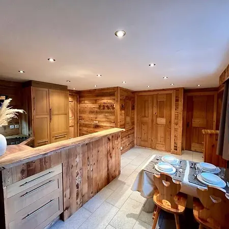 Cosy Base To The 3 Valleys Apartmán *